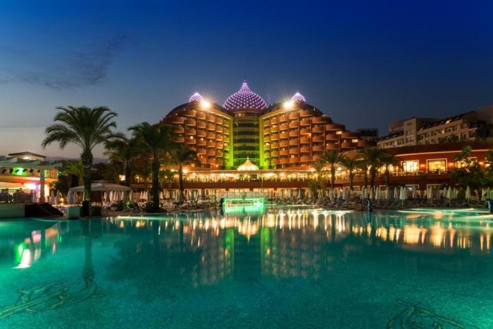 Delphin Palace