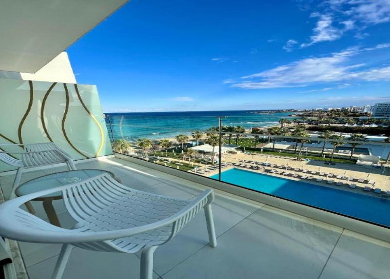 Constantinos The Great Beach Hotel
