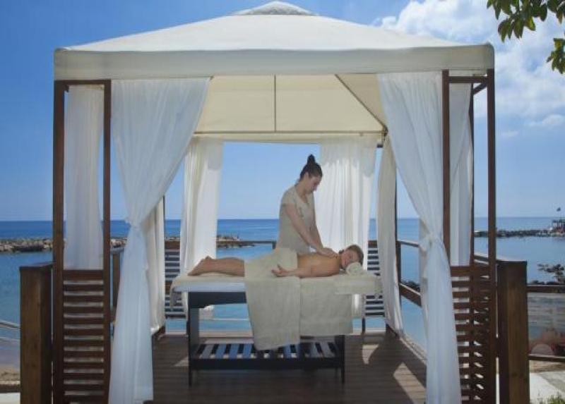 Golden Coast Beach Hotel