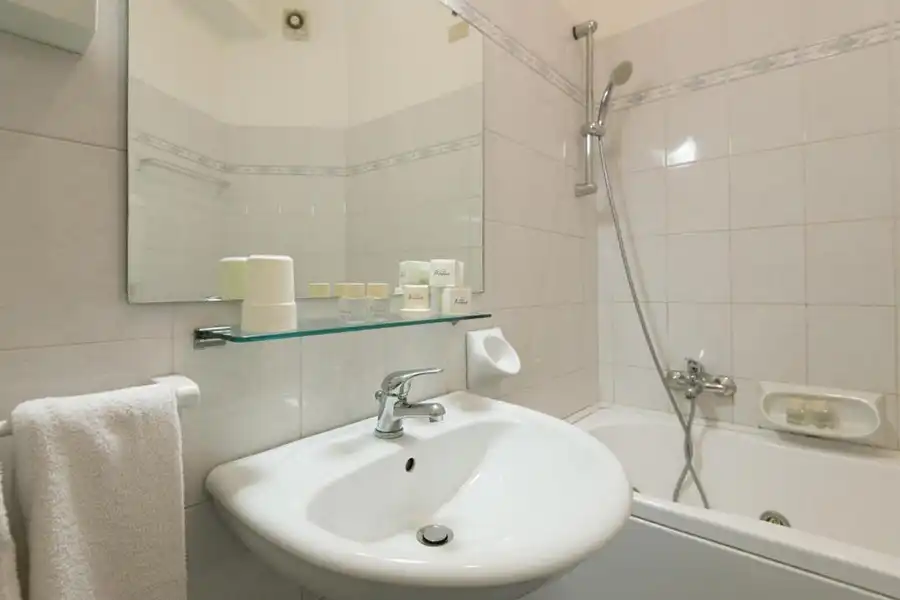 Hotel Airone