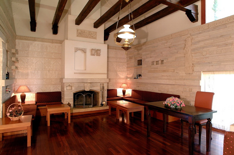 Theartemis Palace
