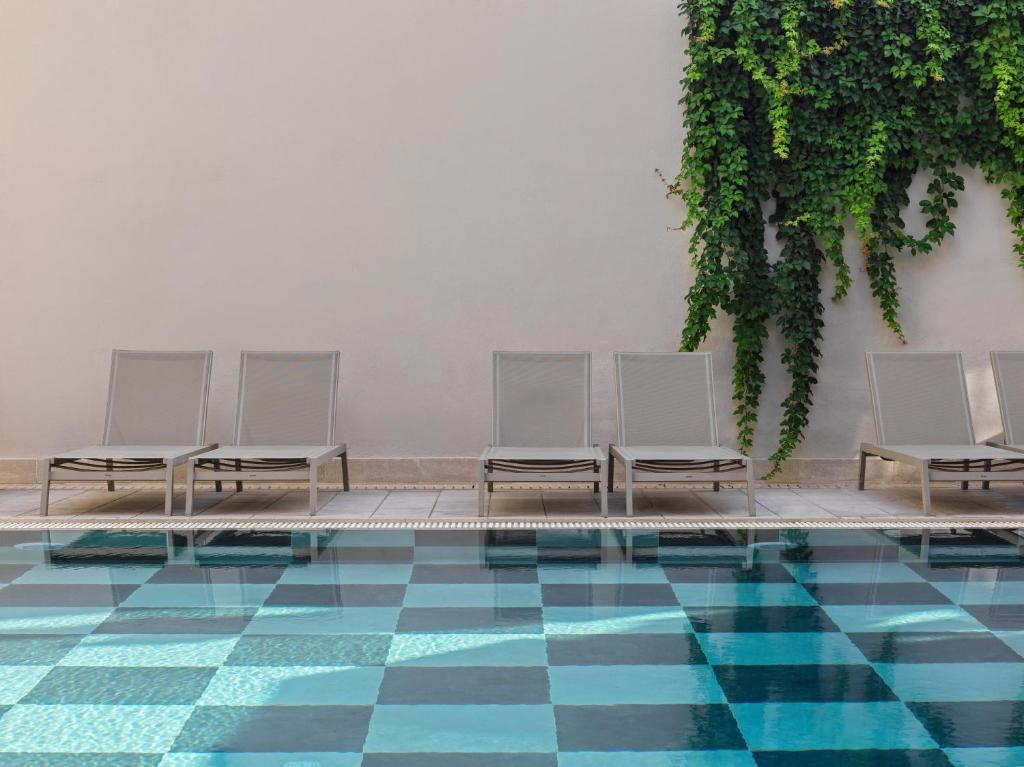 Pearl Hotel