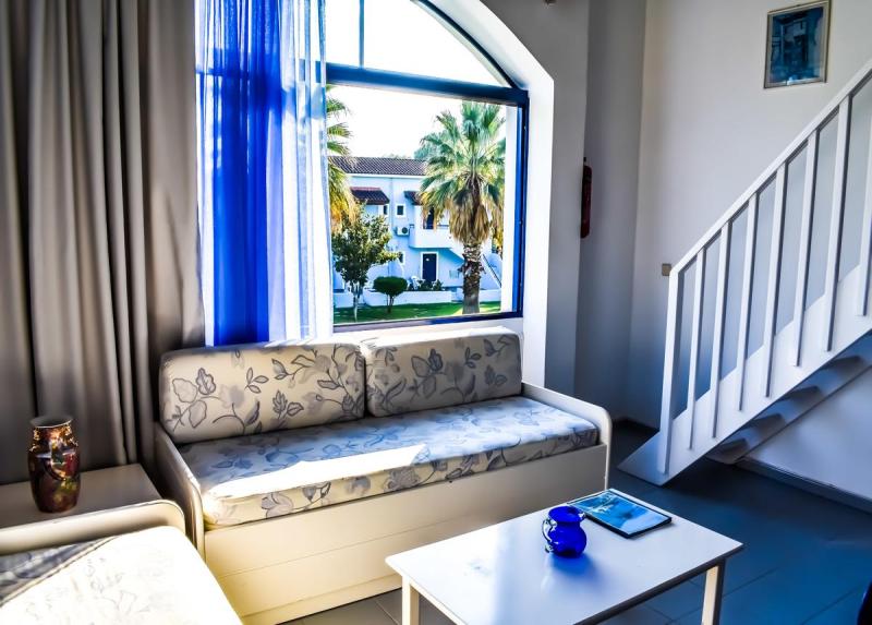 Govino Bay Aparthotel