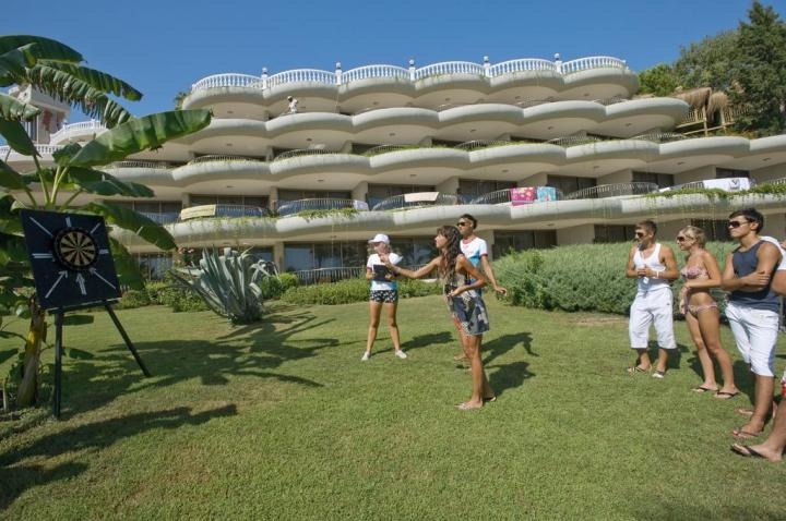 Sunrise Queen Resort & Spa