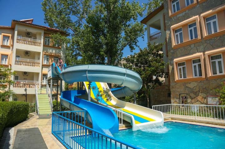 Hotel Side Village
