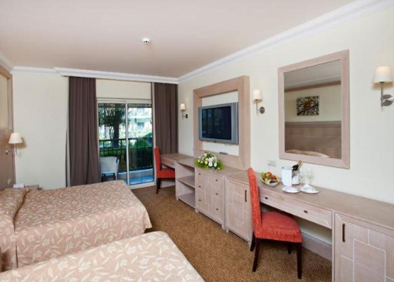 Crystal Paraiso Verde Resort & Spa Hotel