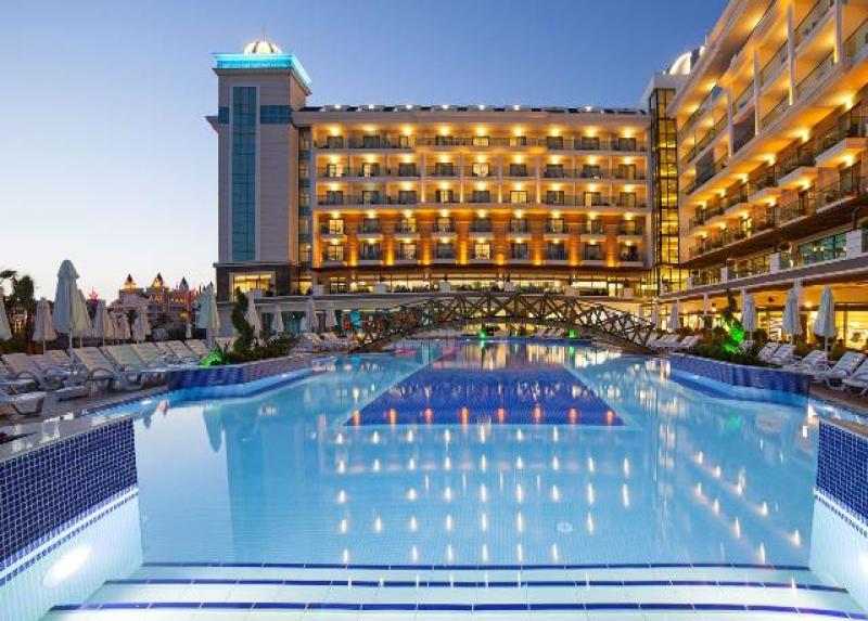 Luna Blanca Resort Hotel