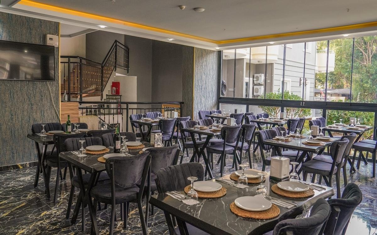Grand Alisa Hotel