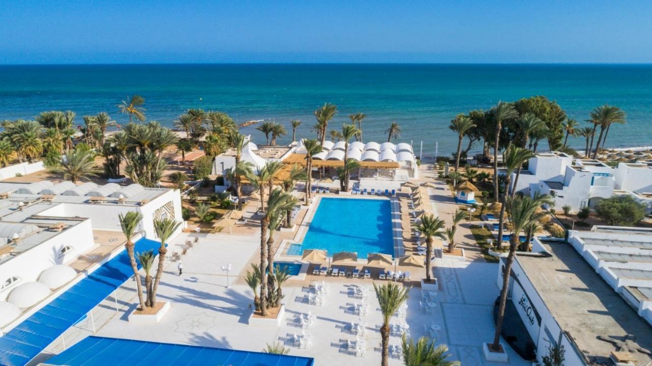 Hari Club Beach Resort