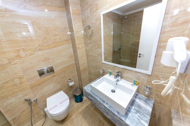 Class Hotel