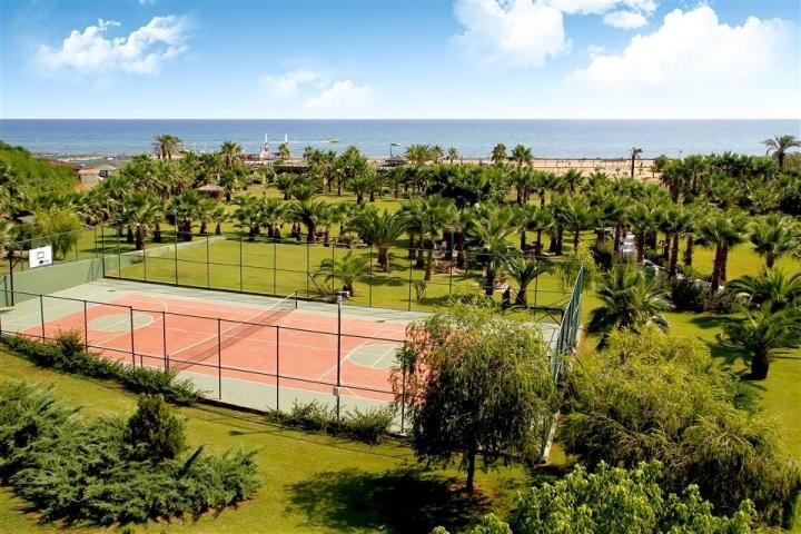 Royal Atlantis Beach
