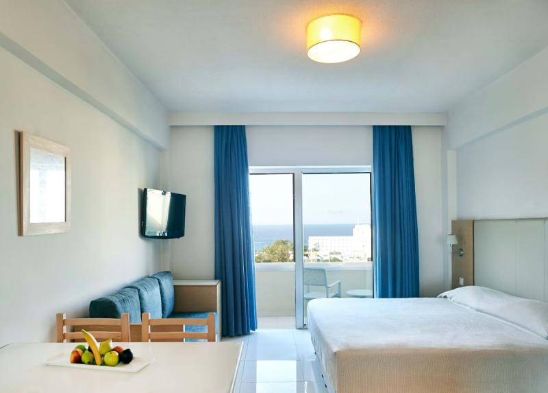 Sunrise Oasis & Waterpark Hotel
