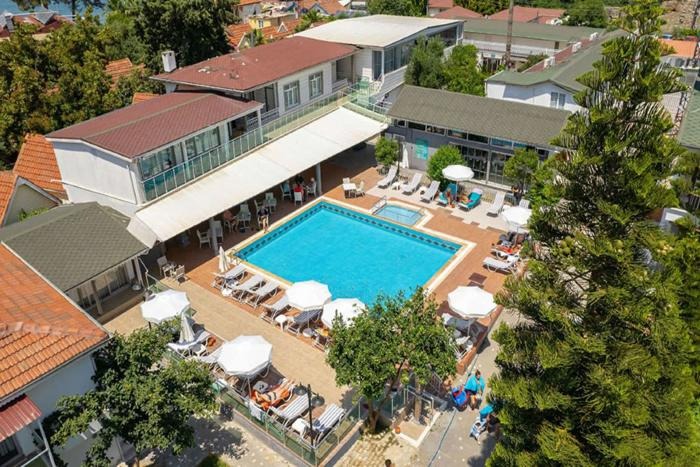Clover Magic Altinkum Park Side Hotel