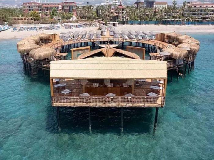 Blue Marlin Deluxe Spa & Resort