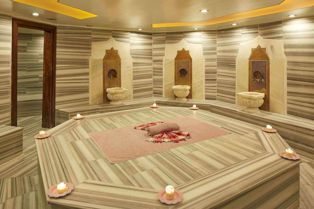 DoubleTree by Hilton Hotel Izmir - Alsancak