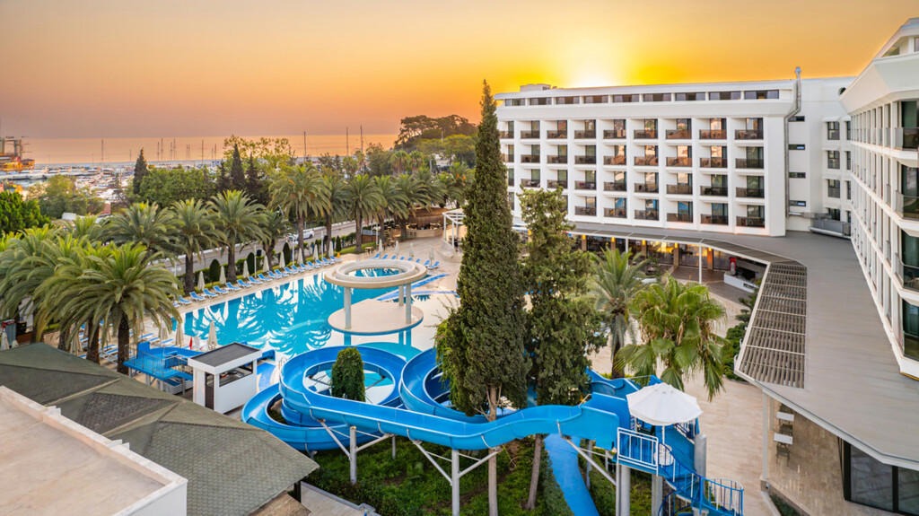 Ozkayamak Marina Hotel