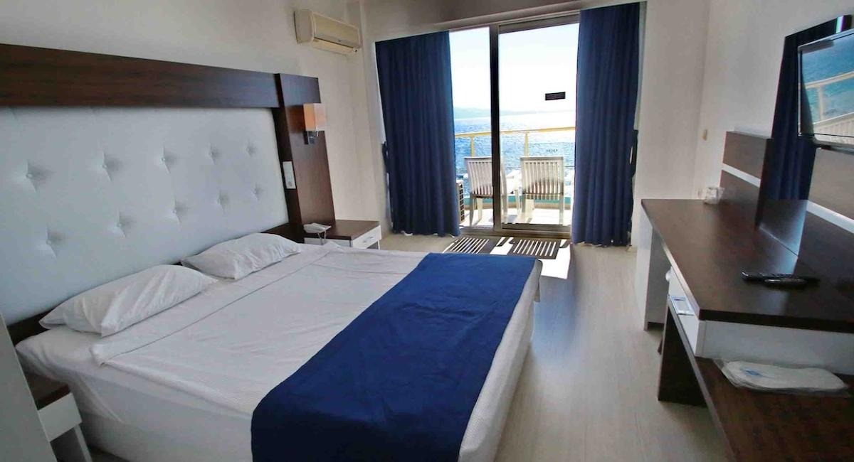 Arora Hotel