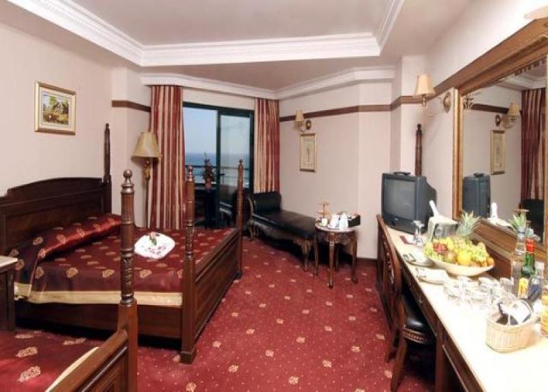 Delphin Palace Deluxe Hotel