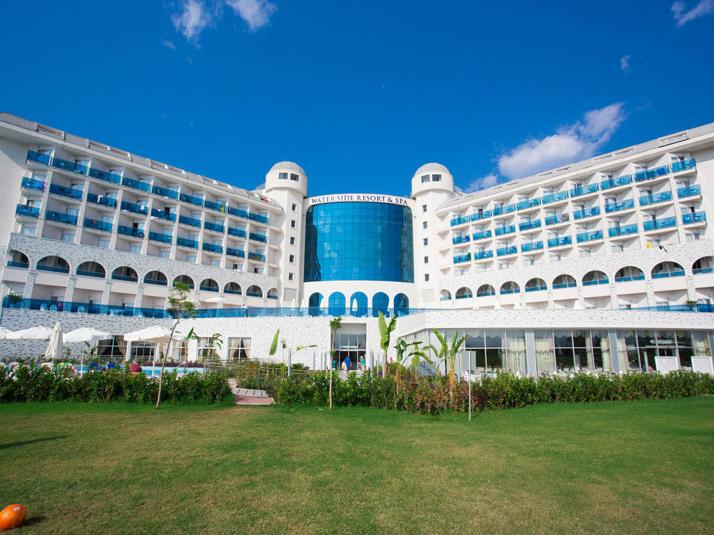 Water Side Resort and Spa