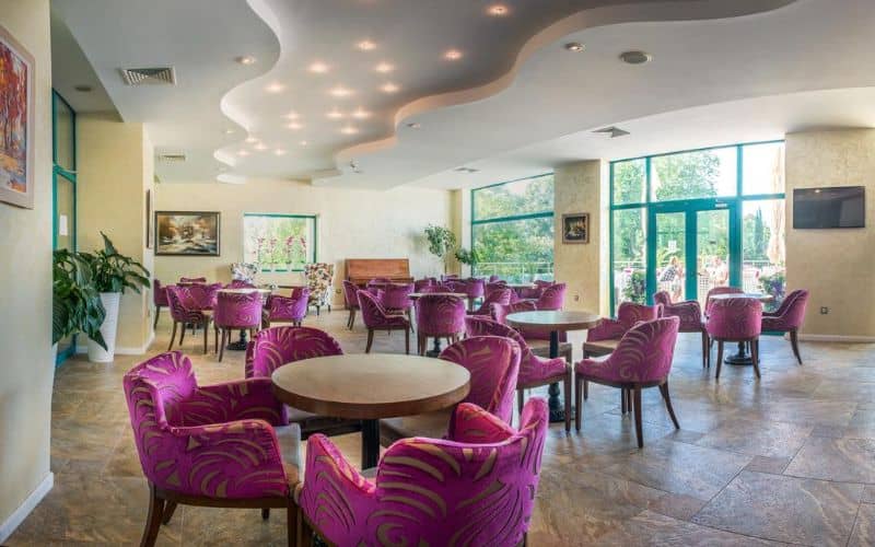 Hotel Marina Grand Beach