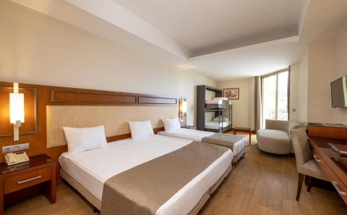 Hotel Crystal Prestige Pearl Collection