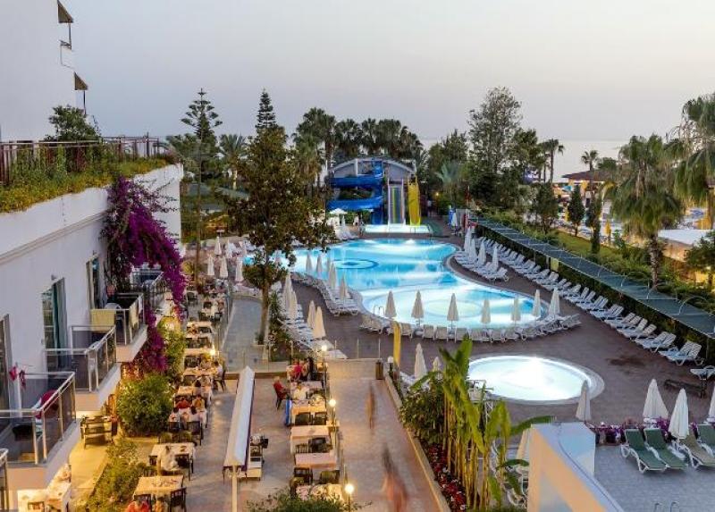 Holiday Park Resort Hotel