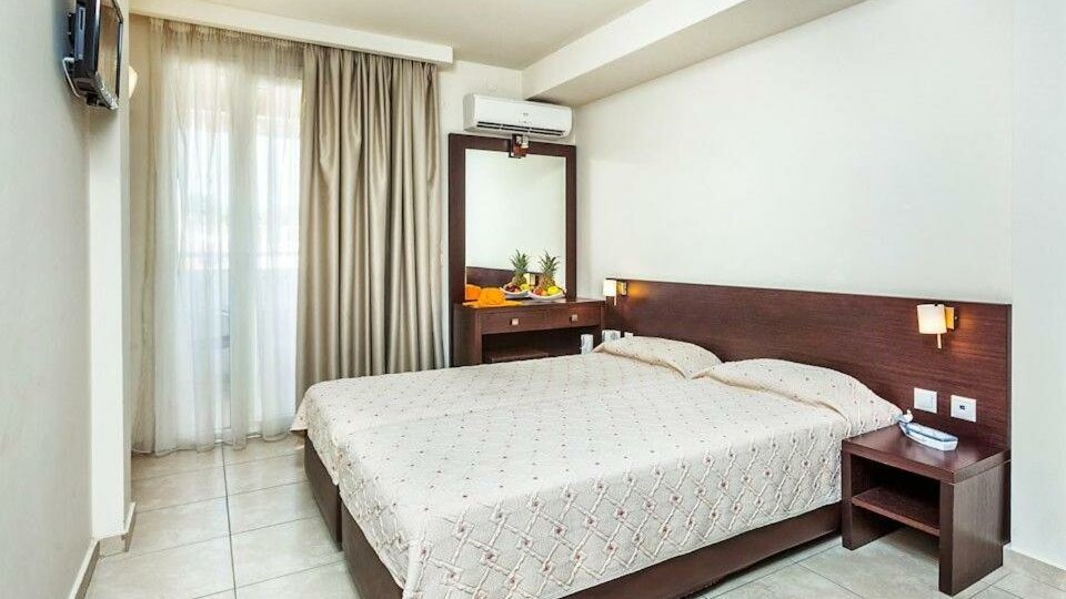 Elinotel Polis