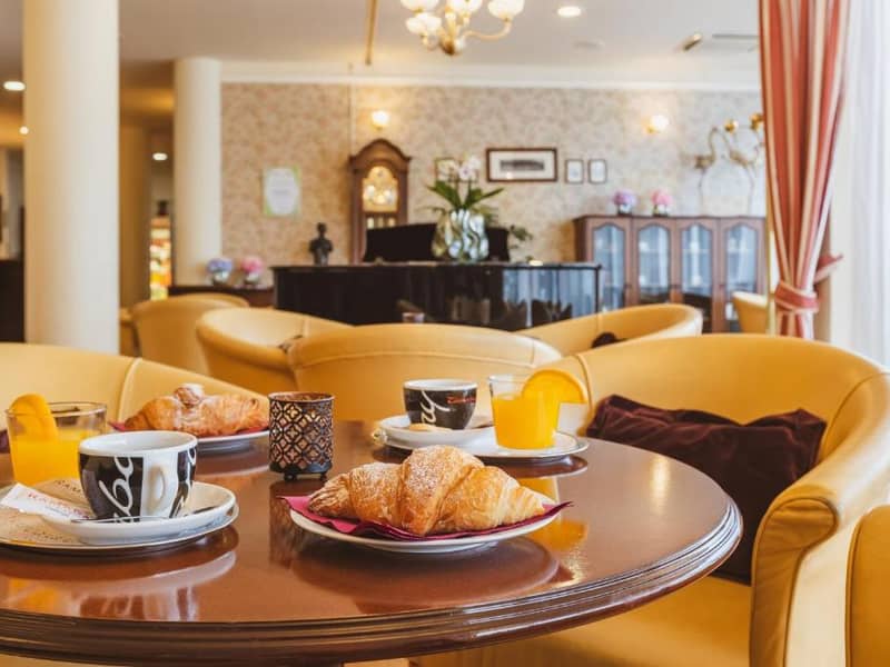 Hotel Ramada & Suites
