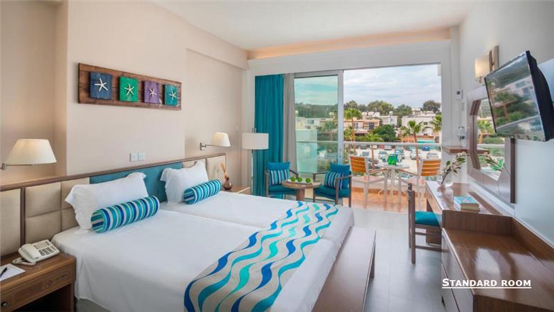 Cavo Maris Hotel