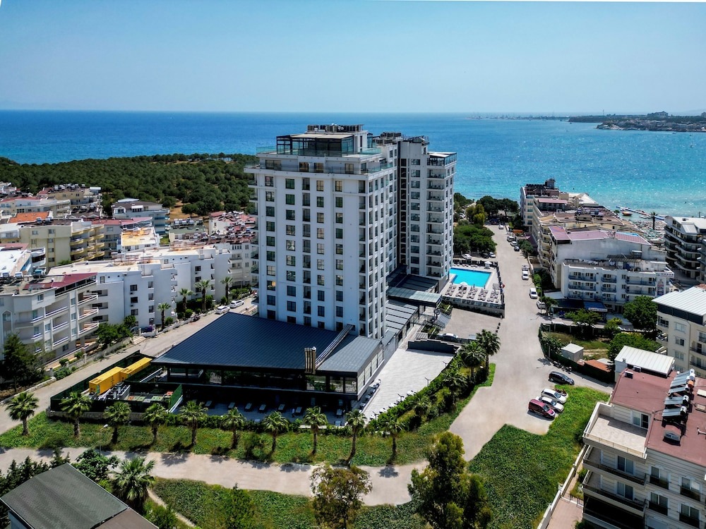 City Point Beach & Spa Hotel