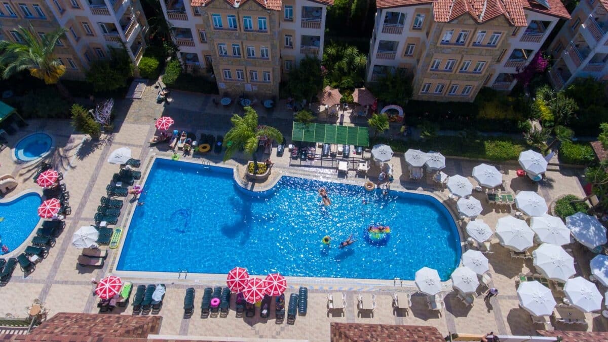 Hotel Side Village
