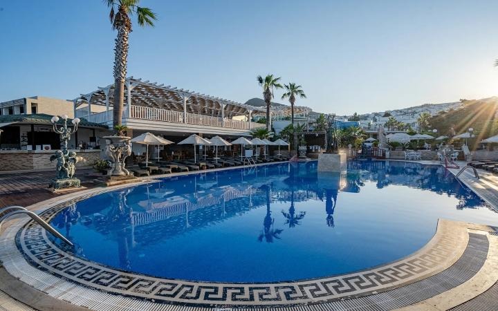 Golden Beach Hotel