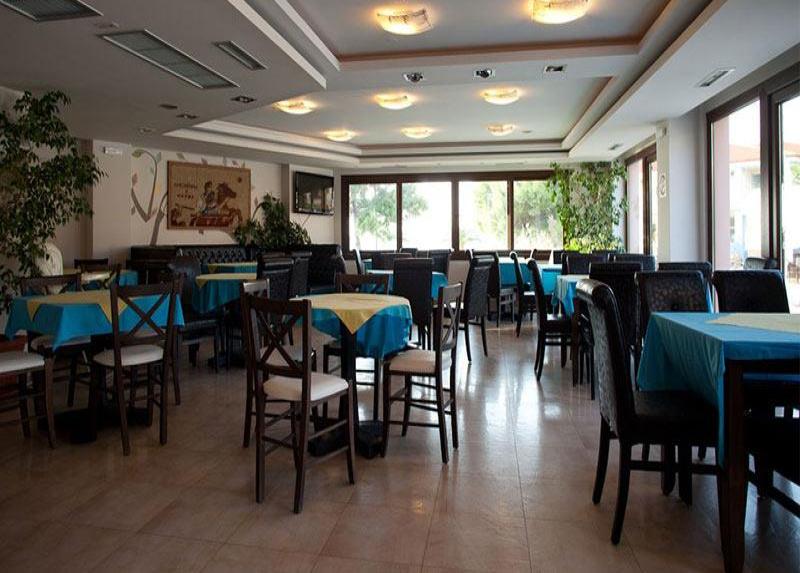 Toroni Blue Sea Hotel
