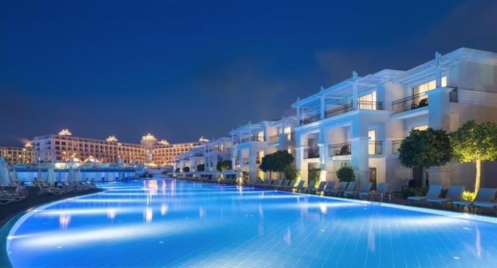 Titanic Deluxe Golf Beach