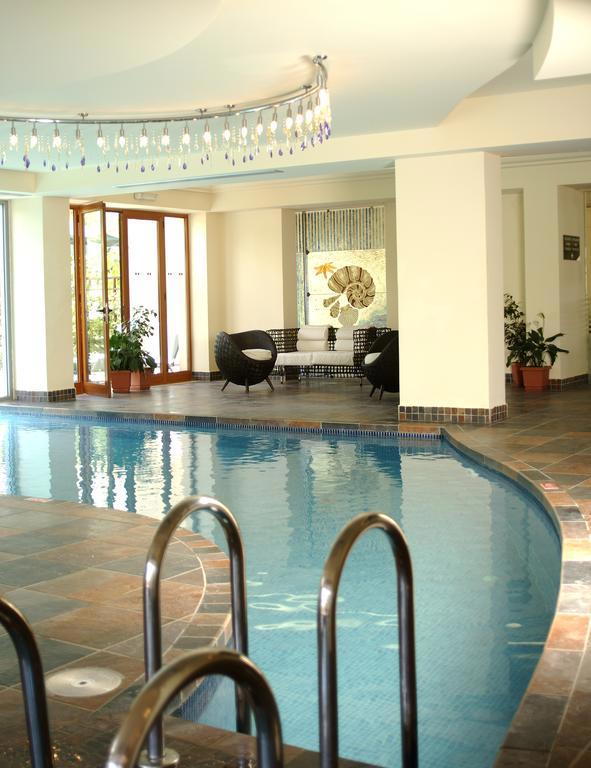 Theartemis Palace