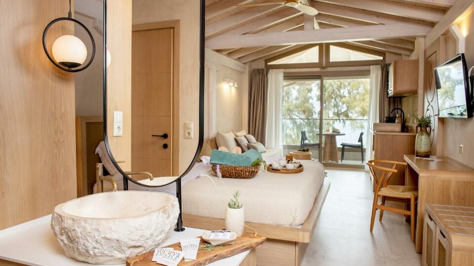 Mako Sea and Suites