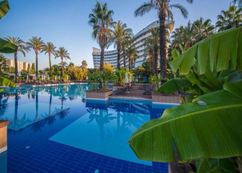 Concorde De Luxe Resort Hotel