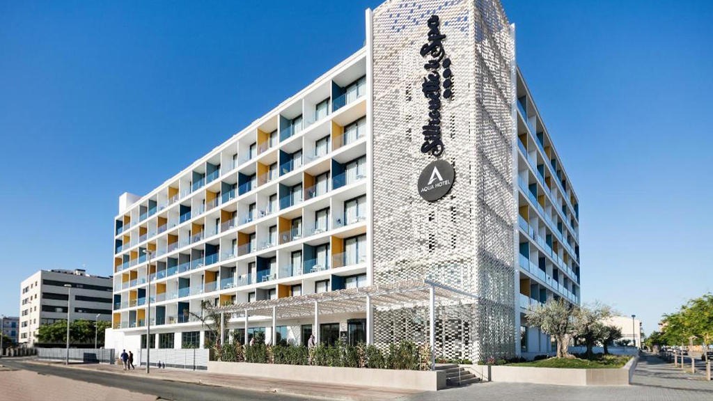 Aqua Hotel Silhouette & Spa