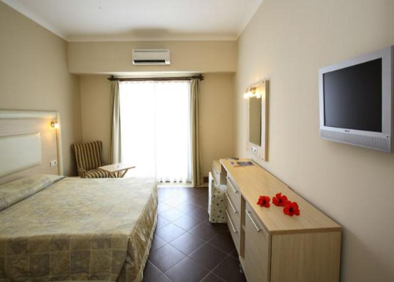 Forever Club Hotel