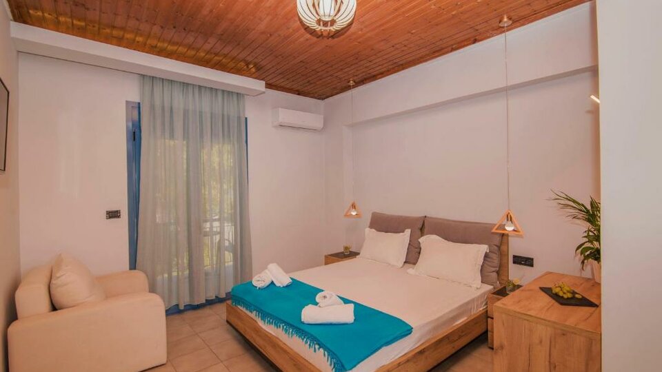 Akrotiri Resort