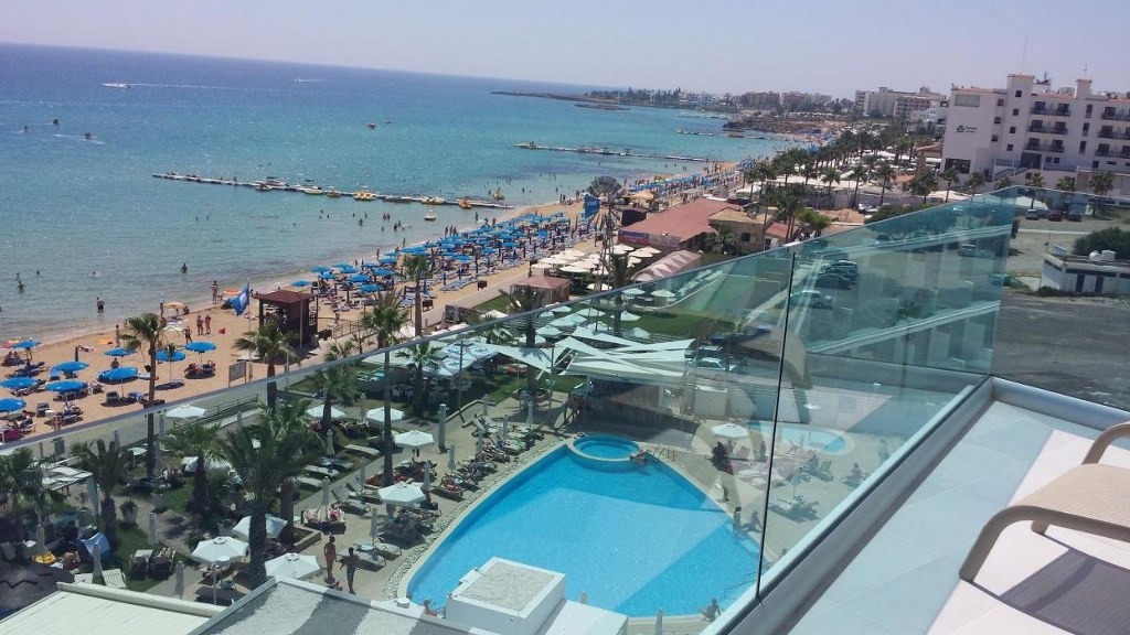 Vrissaki Beach Hotel