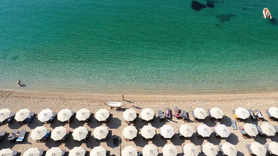 Lichnos Beach Hotel & Suites