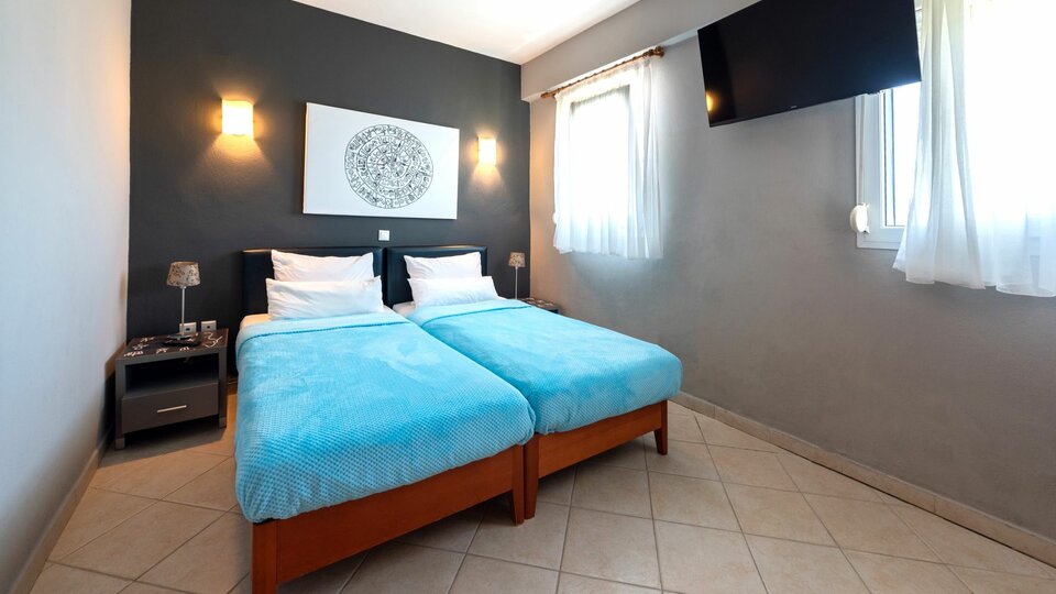 Hotel Ampelia