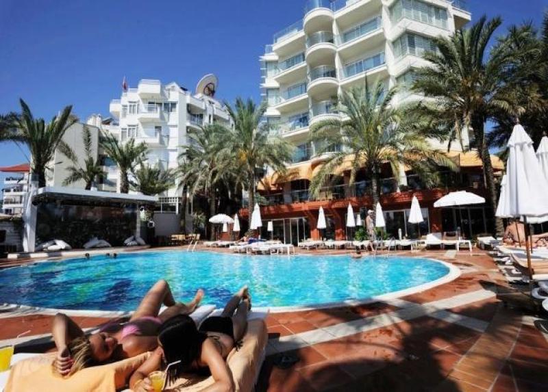 Elegance Hotel