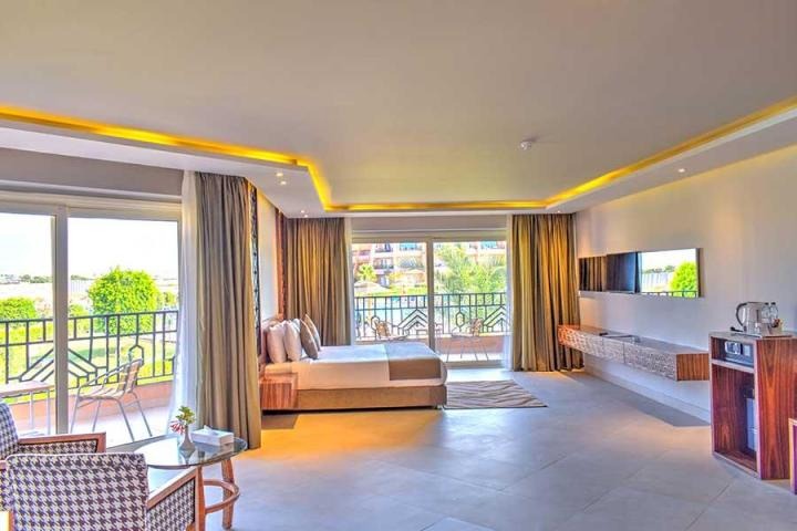Hotel Jasmine Palace Resort and Spa