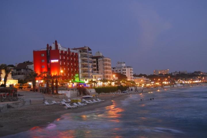 Sunday Hotel