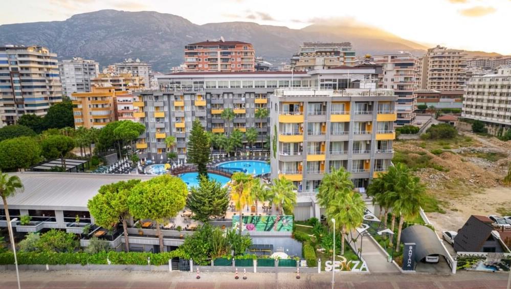 Senza Grand Santana Hotel