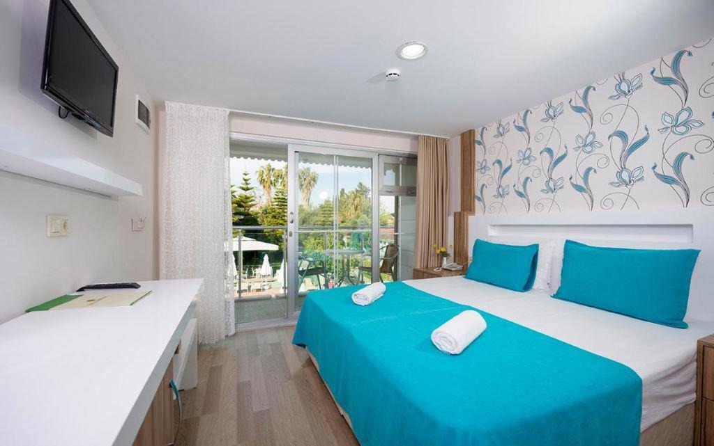 Clover Magic Altinkum Park Side Hotel