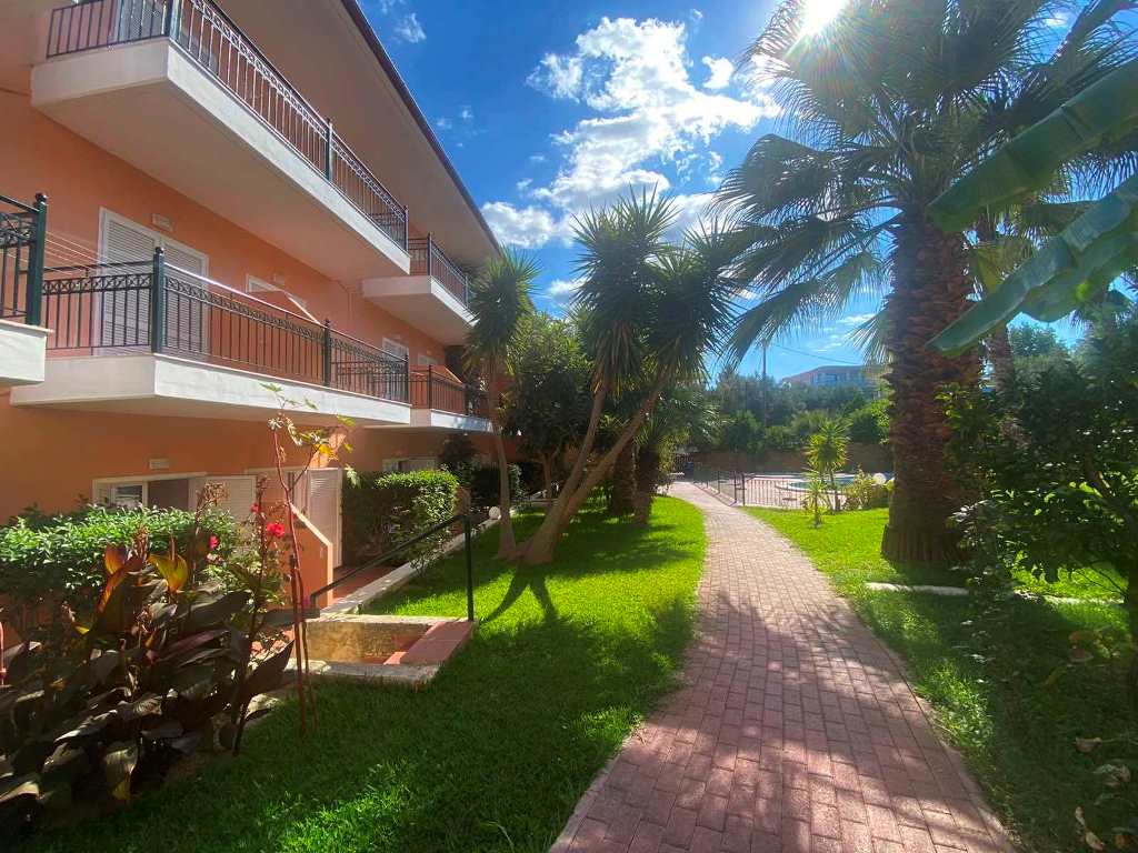 Hotel Aloni ( studiji i apartmani )