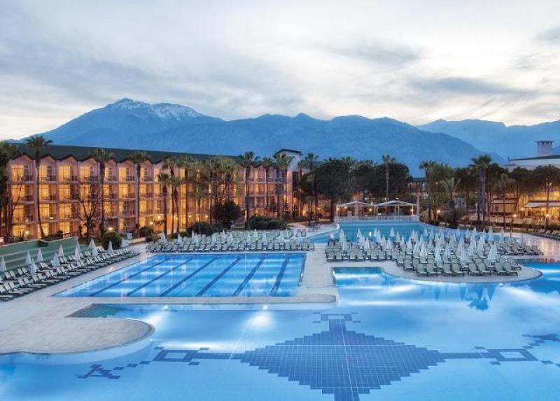 Dobedan World Palace Hotel (Ex Brand Alva Donna Hotels ) 